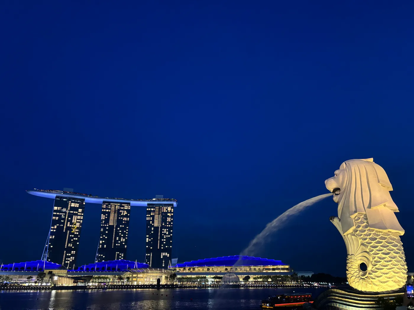 Merlion and Marina Bay Sands